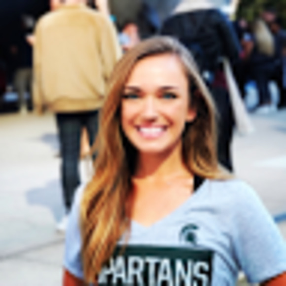 Meet your Posher, Claire - Picture 1 of 1